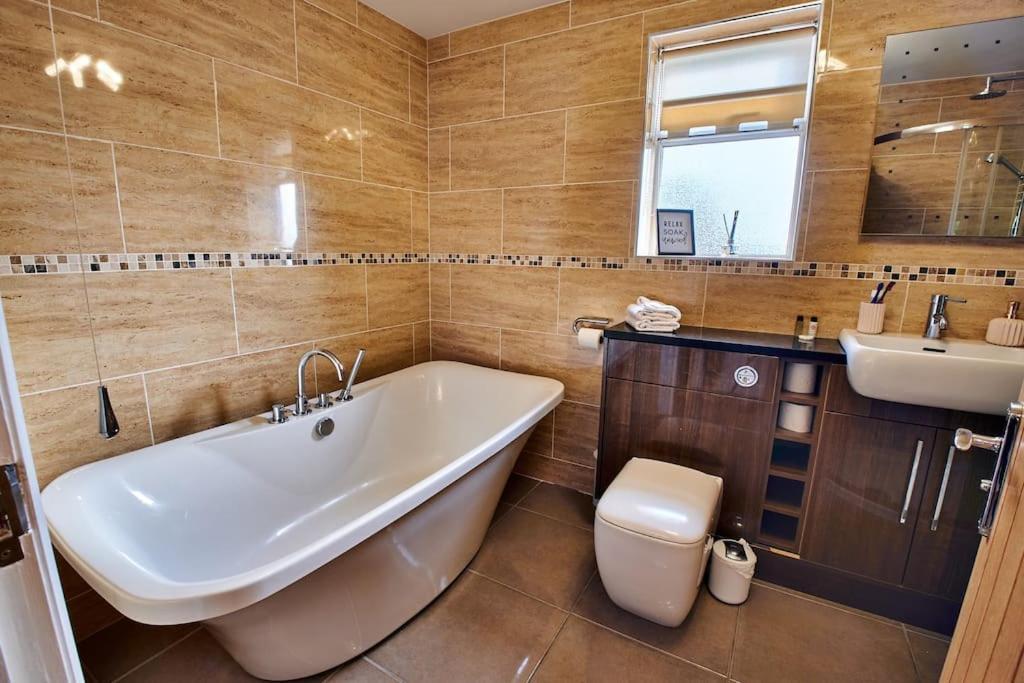 The Chase, Luxury Hot Tub Retreat, Pets Welcomed Dipton Eksteriør billede