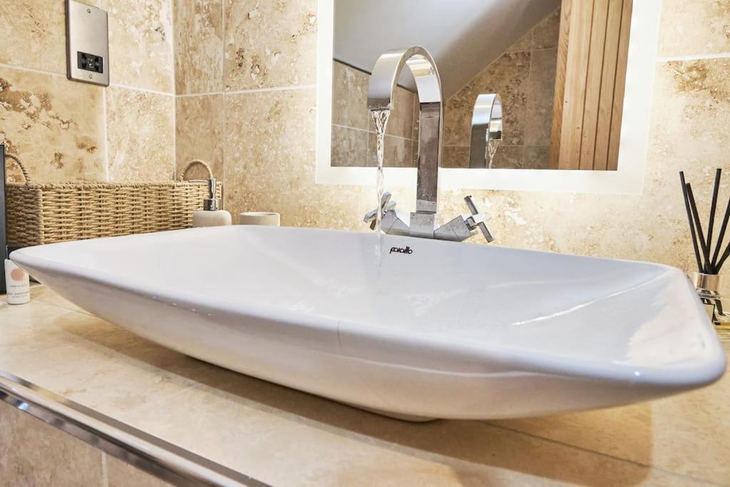 The Chase, Luxury Hot Tub Retreat, Pets Welcomed Dipton Eksteriør billede
